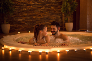 Illustration for article titled Creative Ideas for Romantic Couple on
Valentines' Day at Home